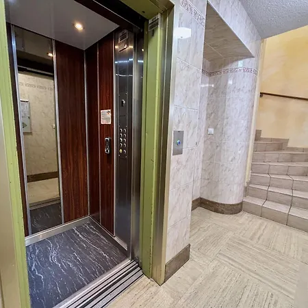 Terrasse Vue Saint-raphael - Plages, Et Gare A Pied *